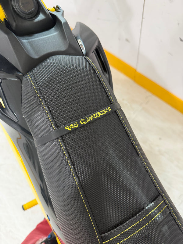 Tg racing Phone band