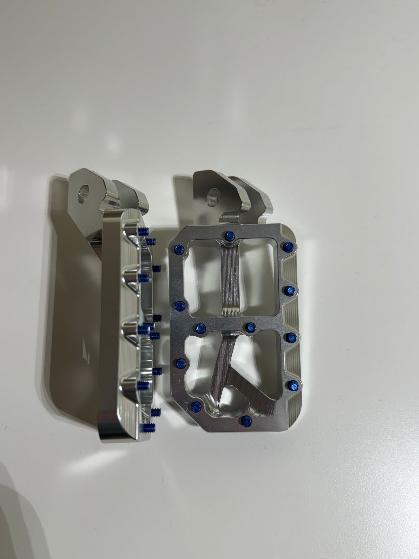 Mxp foot pegs 2 week pre order