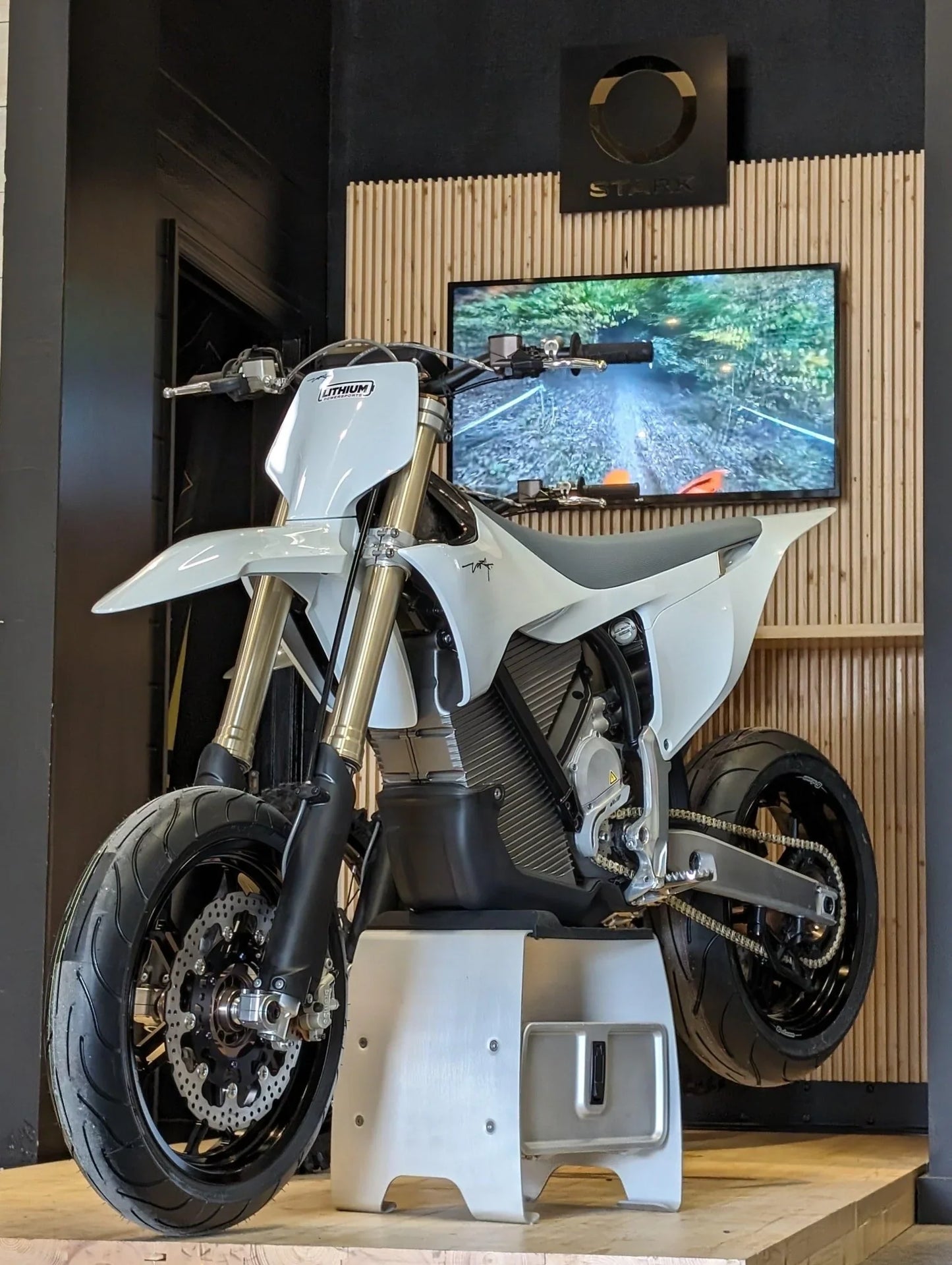 Stark Varg supermotos